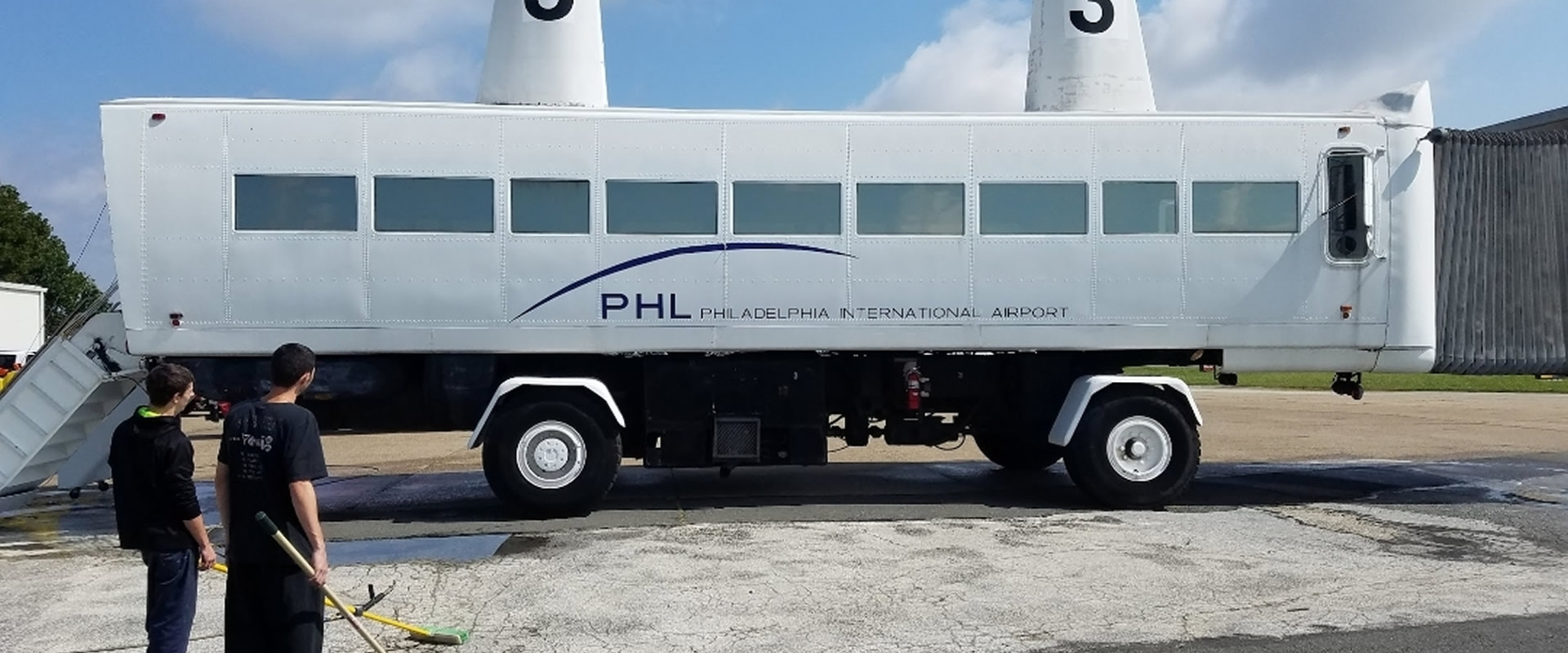 Mobile Man Powerwashing